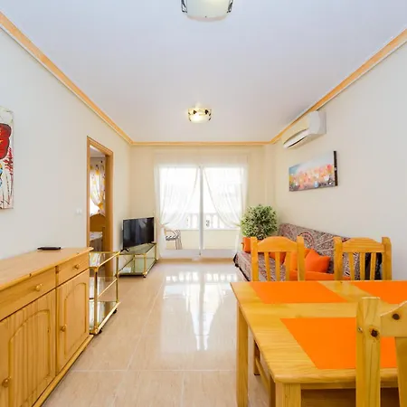 With Parking By The Sea In Daire *